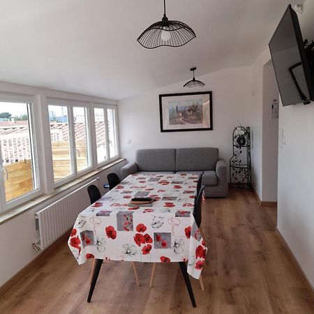 Logement Lumineux Avec Terrasse La Roche-sur-Yon Exteriér fotografie