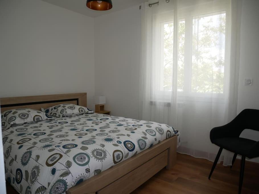 Logement Lumineux Avec Terrasse La Roche-sur-Yon Exteriér fotografie